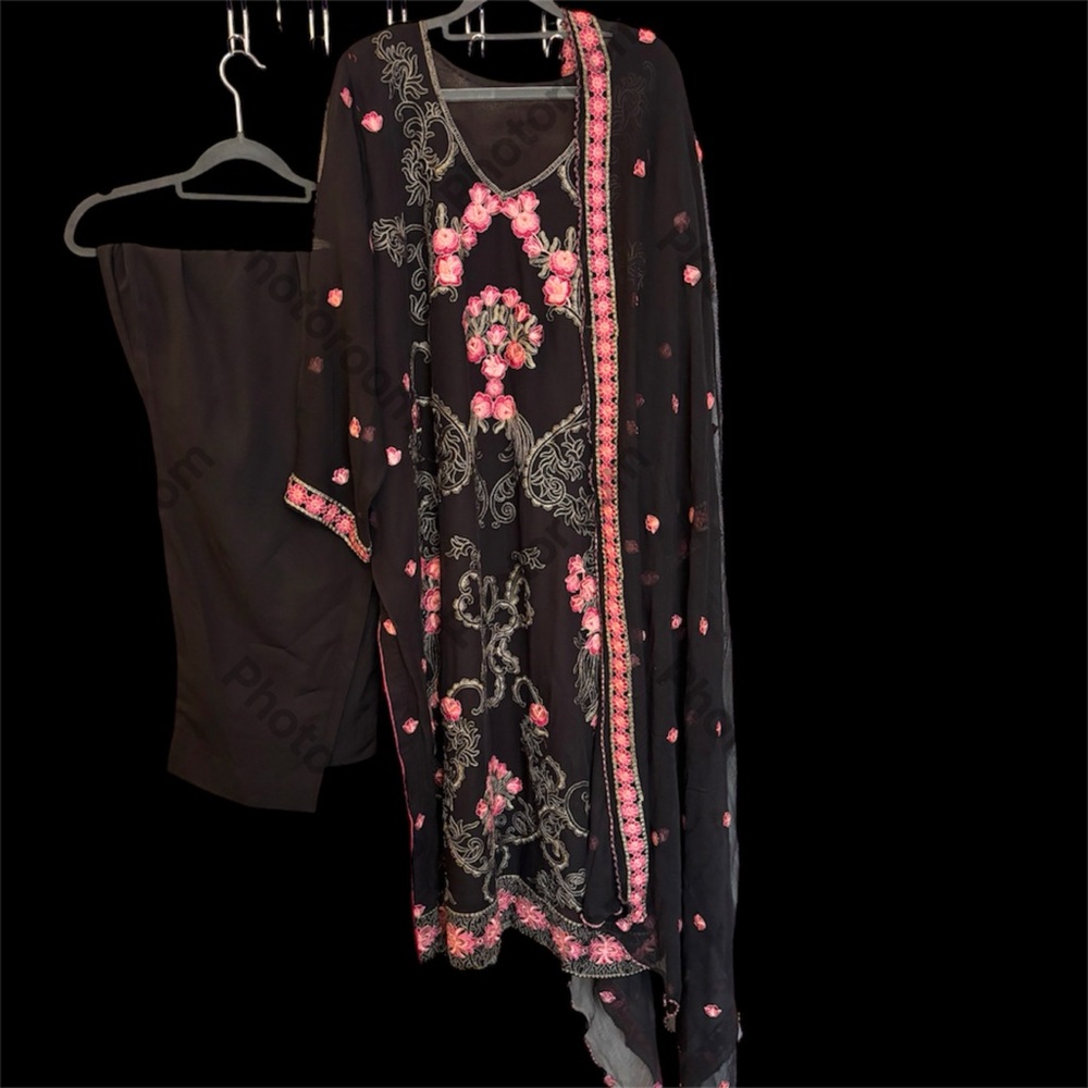 NEW Plus shalwar kameez 2X  BUST 52 inches